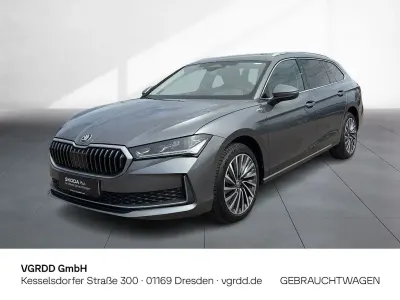 Gebraucht Skoda Superb LAURIN & KLEMENT 150 PS (110 kW) 2024 Graphitegrau metallic Kombi
