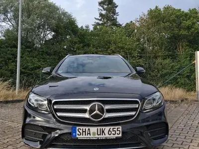Gebraucht Mercedes E220 194 PS (142 kW) 2020 Schwarz Limousine
