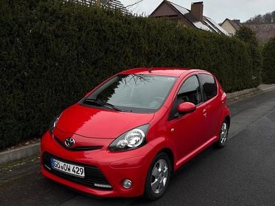 Brugt Toyota Aygo Cool 68 HK (50 kW) 2012 Rød Hatchback