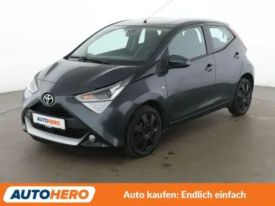 Gebraucht Toyota Aygo X-play 72 PS (52 kW) 2019 Grau Kleinwagen