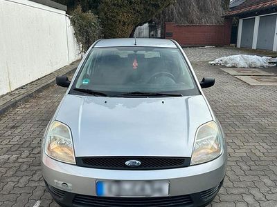 Gebraucht Ford Fiesta 2004 Silber Kleinwagen