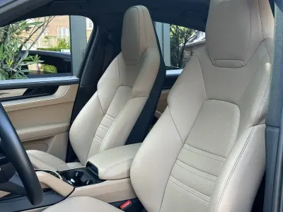Usata Porsche Cayenne 470 CV (345 kW) 2025 Grigio SUV