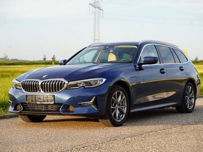 BMW 330e