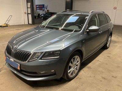 gebraucht Skoda Octavia Combi Clever DSG Navi Sitzh ACC AHK LED