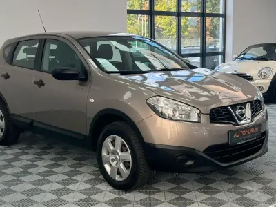 Gebraucht Nissan Qashqai Visia 117 PS (86 kW) 2013 Gold SUV
