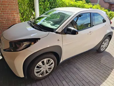 Gebraucht Toyota Aygo X Play 72 PS (52 kW) 2024 Weiß SUV