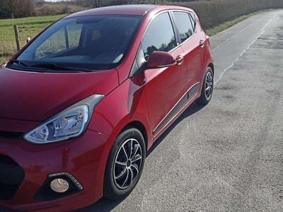 Gebraucht Hyundai i10 Style 67 PS (49 kW) 2015 Rot Kleinwagen