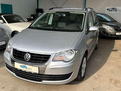 Second-hand VW Touran Trendline 140 CP (102 kW) 2009 Argintiu Monovolum