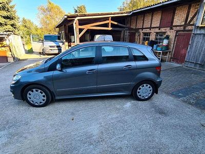 Mercedes B180