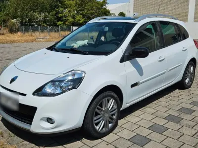 Gebraucht Renault Clio GrandTour Night&Day 101 PS (74 kW) 2010 Weiß Kombi