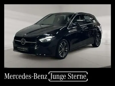 Gebraucht Mercedes B200 Progressive 163 PS (119 kW) 2025 Metalliclack kosmosschwarz Van / Kleinbus