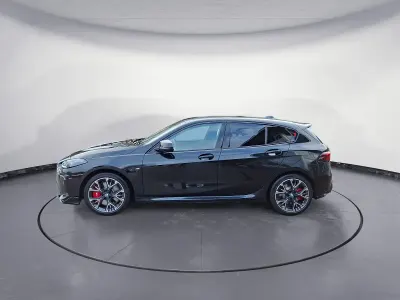 Gebraucht BMW M135 Performance 300 PS (220 kW) 2024 Schwarz Kleinwagen