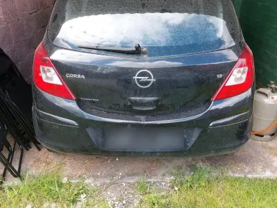 Usado Opel Corsa 80 HP (58 kW) 2007 Preto Citadino