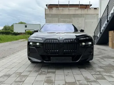 Gebraucht BMW 740 M Sport 299 PS (219 kW) 2024 Schwarz Limousine