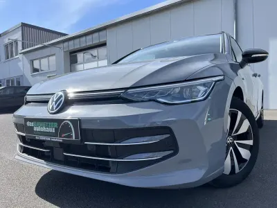 Gebraucht VW Golf VIII Goal 150 PS (110 kW) 2025 Mondsteingrau Kombi