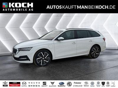 Weiss Gebraucht 2022 Skoda Octavia | 23.990 € (Guter Preis)