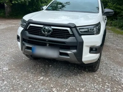 Gebraucht Toyota HiLux 204 PS (150 kW) 2023 Weiß Pickup