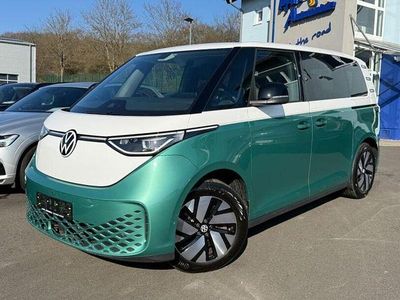 Gebraucht VW ID. Buzz Pro 150 kW (204 PS) 2023 Candyweiß/bay leaf green Van / Kleinbus