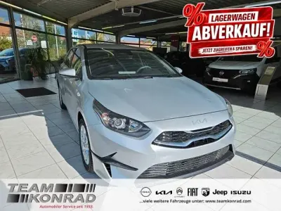 Neu Kia Ceed Vision 99 PS (72 kW) 2026 Silber Kleinwagen