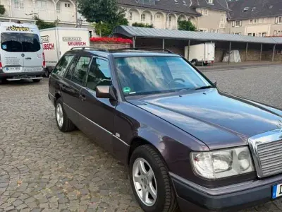 Gebraucht Mercedes E200 136 PS (100 kW) 1993 Limousine