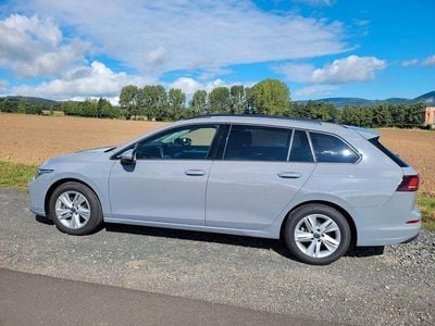 Gebraucht VW Golf VIII Life 150 PS (110 kW) 2025 Grau Kombi