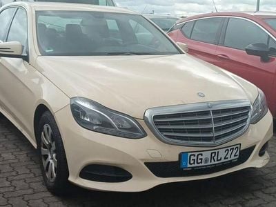 Beige Gebraucht 2015 Mercedes E200 Limousine | 4.900 € (Teuer)