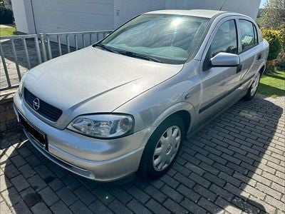 Usata Opel Astra 75 CV (55 kW) 1999 Argento Berlina