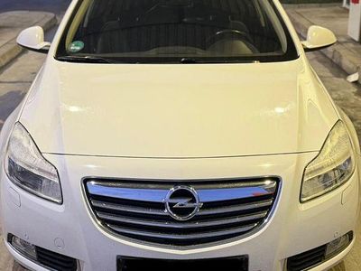 Gebraucht Opel Insignia 131 PS (96 kW) 2012 Weiß Kombi