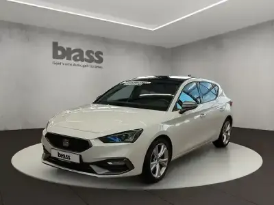 Używany Seat Leon 150 KM (110 kW) 2021 Biały Sedan/Limuzyna
