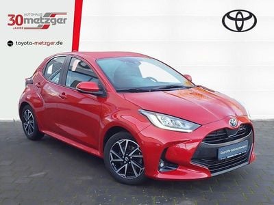 Gebraucht Toyota Yaris Hybrid Team 116 PS (85 kW) 2022 Rot Kleinwagen