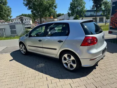 Gebraucht VW Golf IV Comfortline 102 PS (75 kW) 2005 Silber Limousine