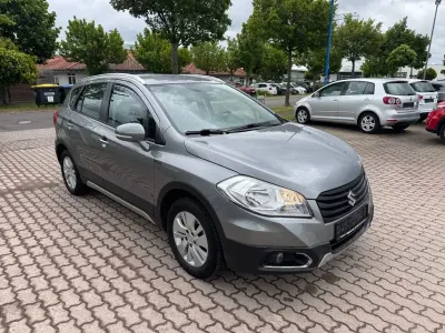 Gebraucht Suzuki SX4 S-Cross Comfort 120 PS (88 kW) 2013 Grau Limousine