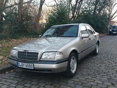 Usata Mercedes C220 Classic 95 CV (69 kW) 1997 Grigio Berlina