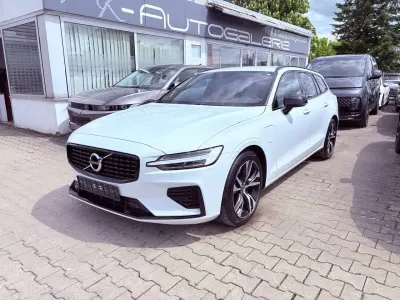 Gebraucht Volvo V60 R-Design 341 PS (250 kW) 2021 Ice white Kombi