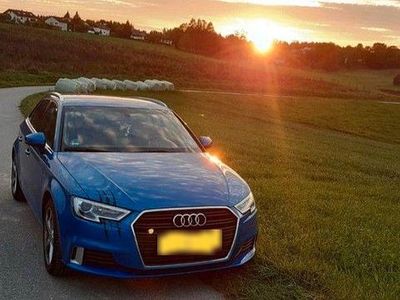 Gebraucht Audi A3 Sport 116 PS (85 kW) 2019 Blau Limousine