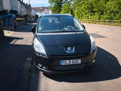 Gebraucht Peugeot 5008 Allure 150 PS (110 kW) 2013 Schwarz Van / Kleinbus