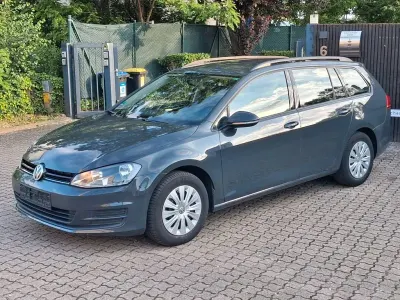 Gebraucht VW Golf VII Trendline 110 PS (80 kW) 2015 Grau Kombi