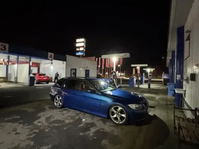 Gebraucht BMW 318 122 PS (89 kW) 2007 Blau Kombi