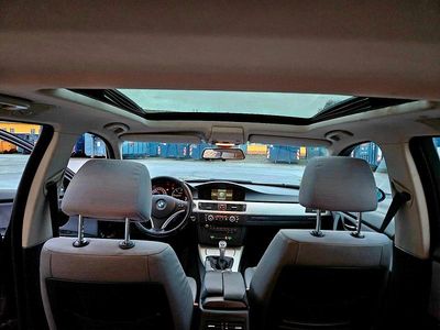 Gebraucht BMW 320 177 PS (130 kW) 2008 Blau Kombi