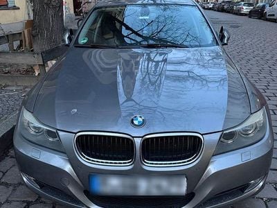 Gebraucht BMW 318 143 PS (105 kW) 2010 Grau Limousine