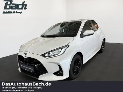 Gebraucht Toyota Yaris Hybrid Comfort 116 PS (85 kW) 2024 Weiß Kleinwagen