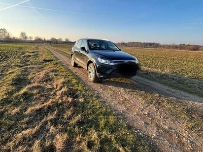 Schwarz Gebraucht 2015 VW Touareg Exclusive SUV | 12.200 € (Etwas zu teuer)
