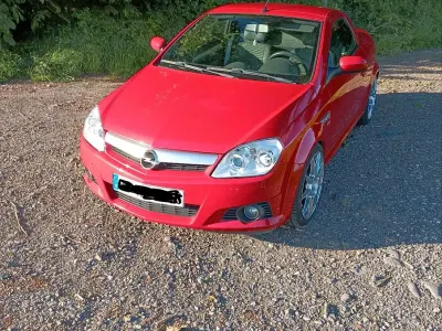 Gebraucht Opel Tigra Edition 125 PS (91 kW) 2007 Rot Cabrio