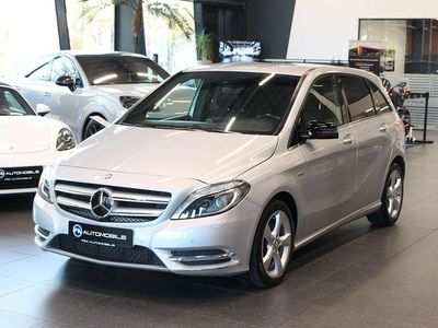 Gebraucht Mercedes B180 Sport 122 PS (89 kW) 2013 Silber Van / Kleinbus