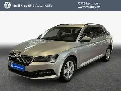Gebraucht Skoda Superb Ambition 150 PS (110 kW) 2023 Brilliantsilber metallic Kombi