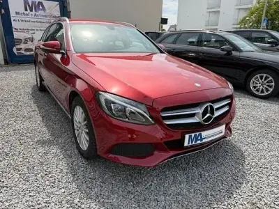 Gebraucht Mercedes C180 156 PS (114 kW) 2015 Rot Limousine