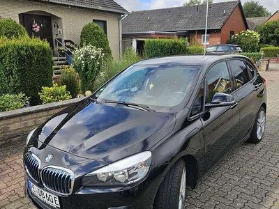 BMW 225