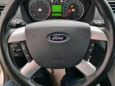 Używany Ford C-MAX 105 KM (77 kW) 2006 Srebrny Minivan