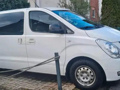Gebraucht Hyundai H-1 170 PS (125 kW) 2011 Weiß Van / Kleinbus