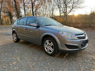 Usata Opel Astra 90 CV (66 kW) 2009 Argento Berlina